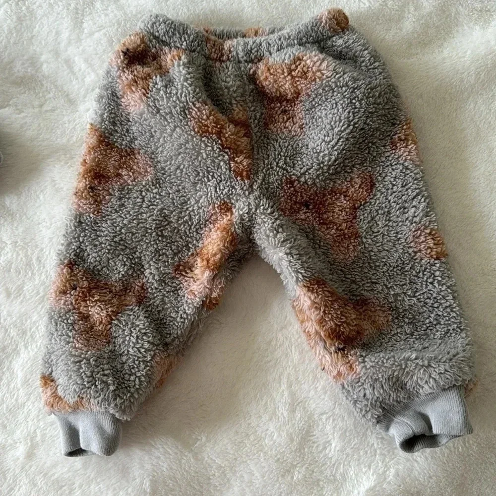 Baby gap gray Sherpa fleece teddy bear print set size 6-12 months
